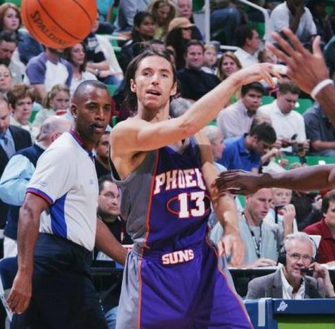 主要基于他 主要基于他