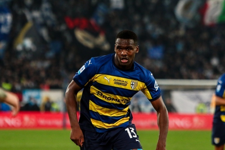 确保球队能 确保球队能