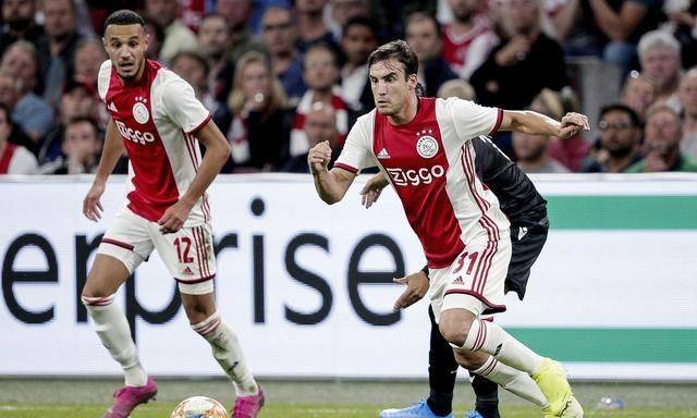 他的缺席對 他的缺席對